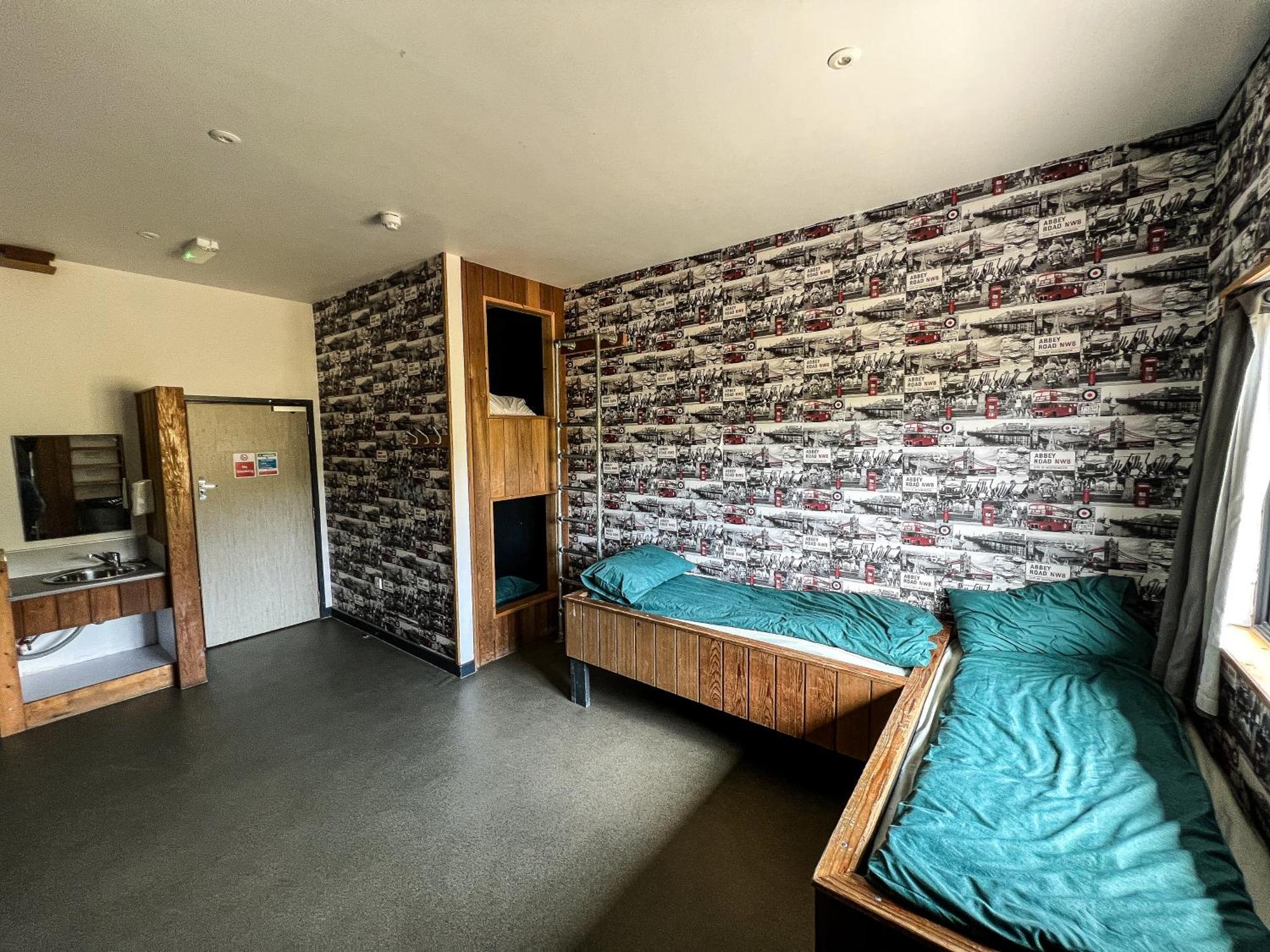 Adventure Lodges And Retreats Bideford Exterior photo